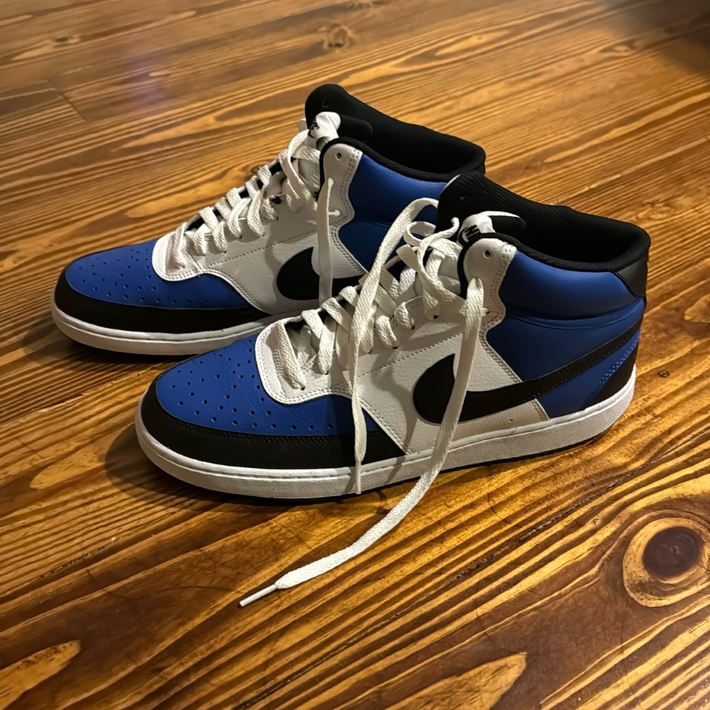 Nike Court Vision Mid Sneakers